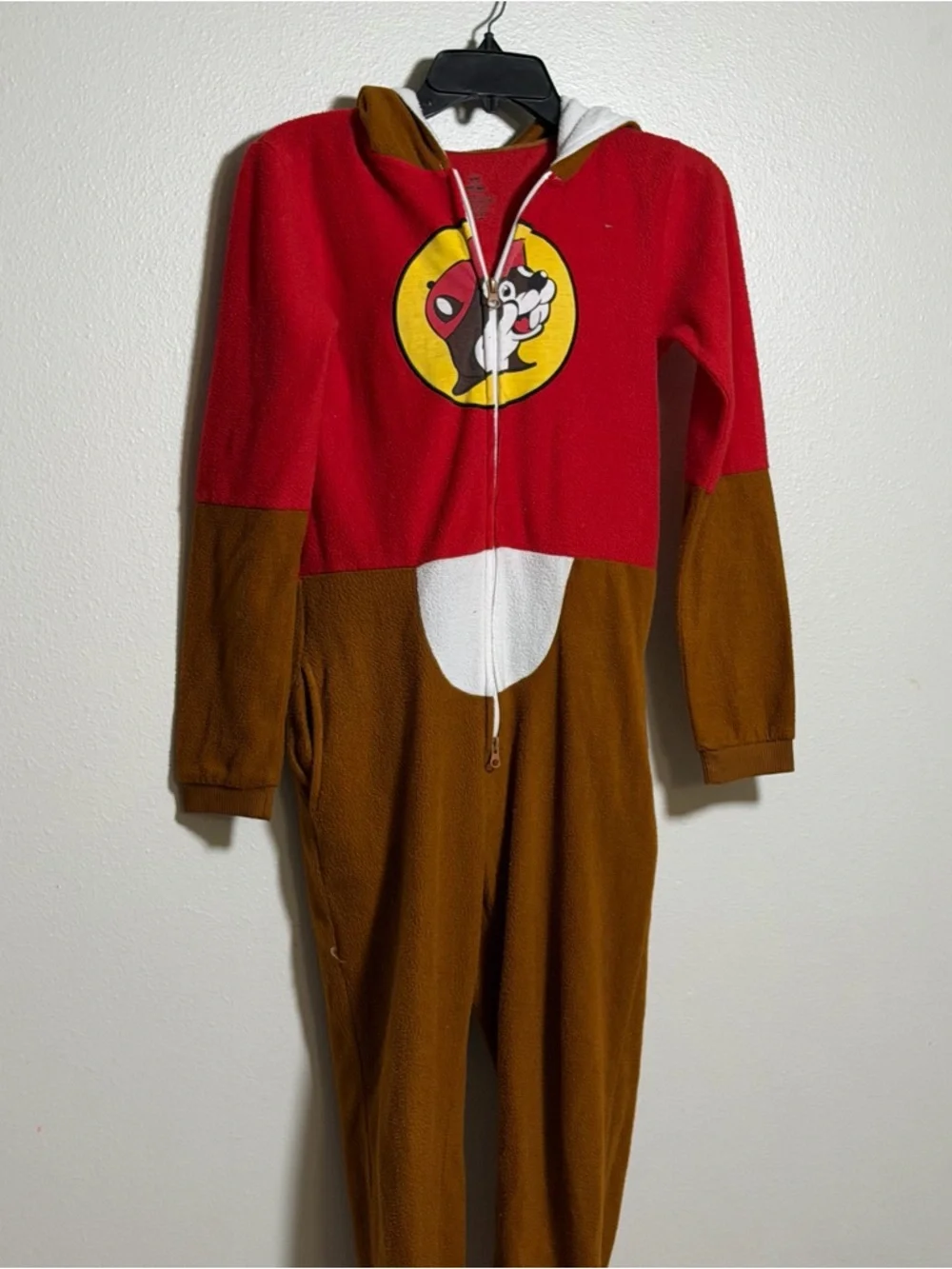 Buc-ee's Kids Unisex Red & Brown Fleece Onesie Logo Pajama size XS/S‎